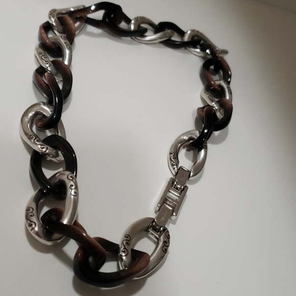 Gorgious Brighton Twisted Oval Link Necklace Multi - Picture 6 of 6
